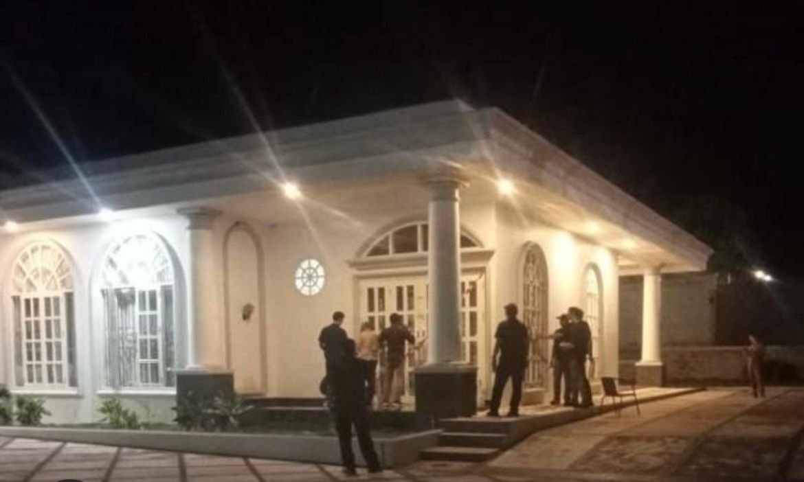 Kediaman Agat saat digeledah tim Kejagung beberapa waktu lalu. Foto dokumen suarapos.com